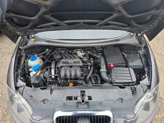 Seat Altea
1.6 бензин, МКПП 
Мультируль, (4)