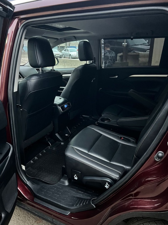 Toyota Highlander
2019 года  АКПП
3,5 (4)