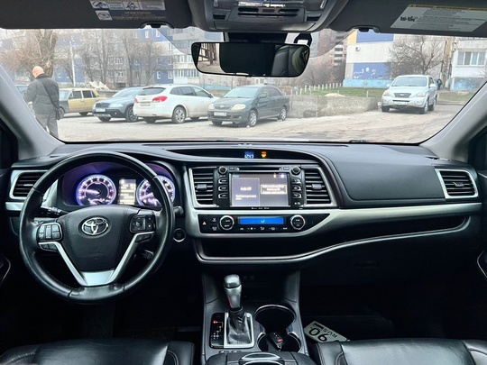 Toyota Highlander
2019 года  АКПП
3,5 (5)