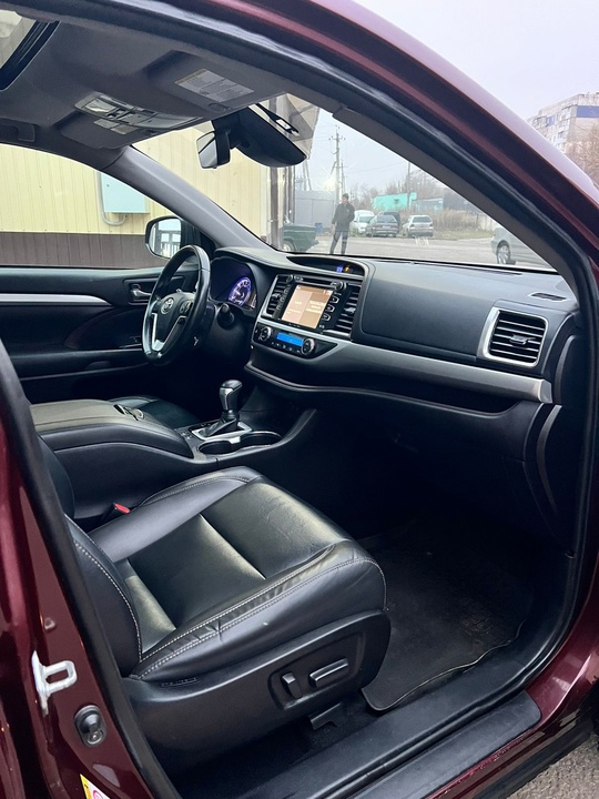 Toyota Highlander
2019 года  АКПП
3,5 (7)