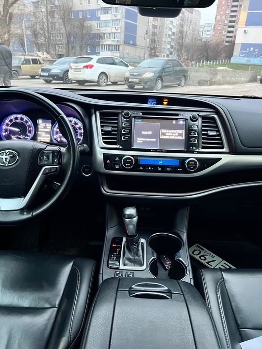 Toyota Highlander
2019 года  АКПП
3,5 (9)