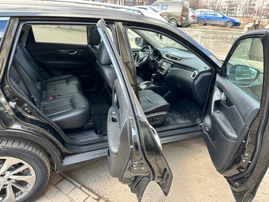 Nissan Rogue 
2015 год
2.5 бензин (5)