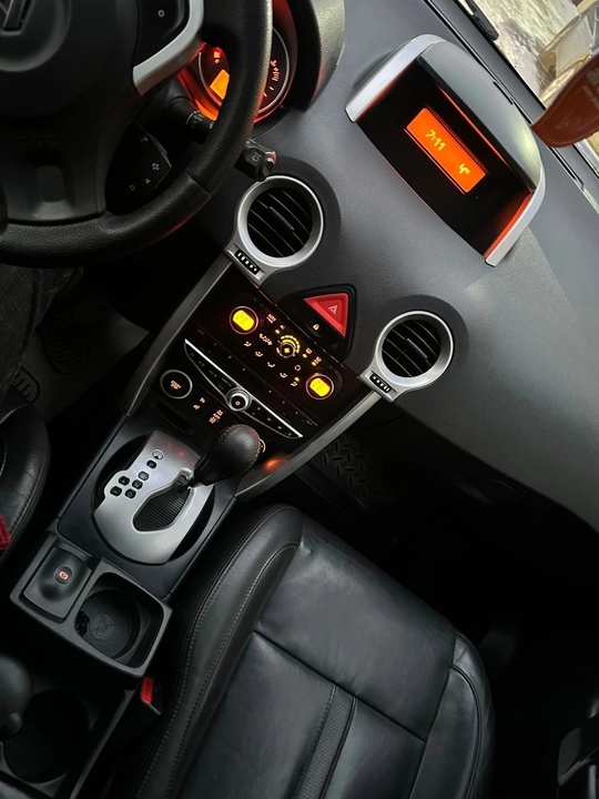 Renault KOLEOS Bose 2009 год, (5)