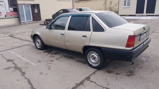Продам опель кадет 1.3 отличная (2)