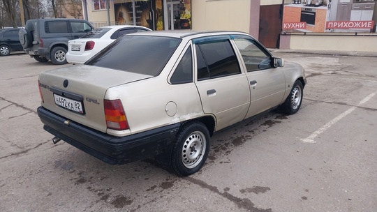 Продам опель кадет 1.3 отличная (4)