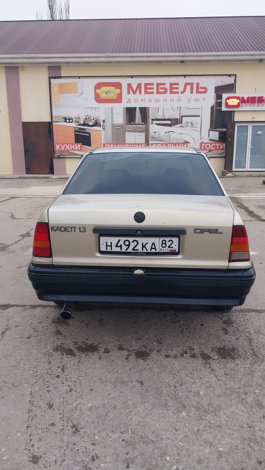 Продам опель кадет 1.3 отличная (5)
