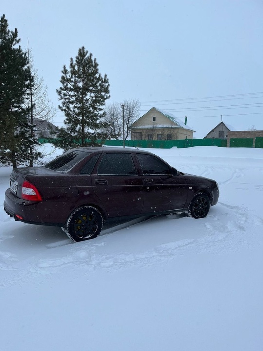 Автомобиль: LADA PRIORA 
Год выпуска: (4)