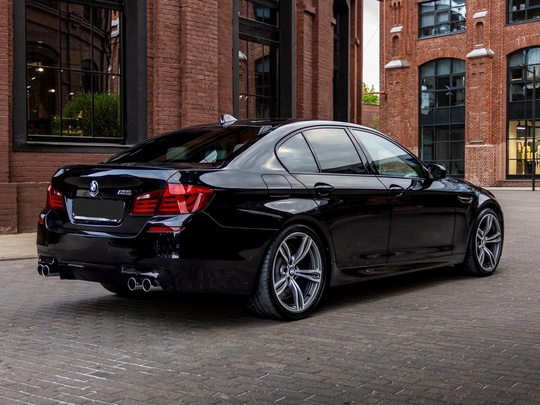 BMW M5 F10 (560лс)
г. Сииферополь
2012г
Пробег: (2)