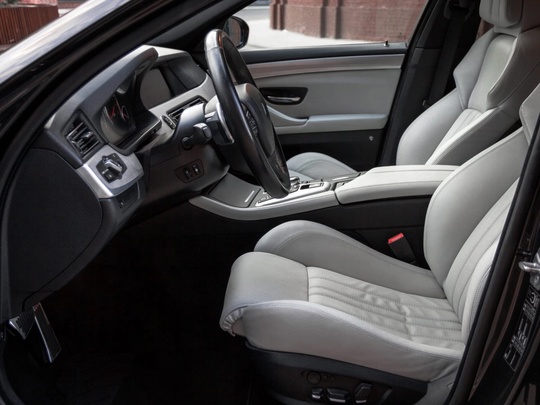 BMW M5 F10 (560лс)
г. Сииферополь
2012г
Пробег: (7)