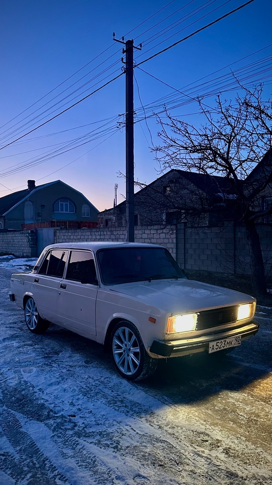 Продам ваз 2105
По техничке хорошая,кузов (1)