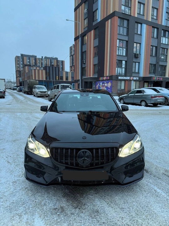Мерседес Е класс 
2.0 АТ