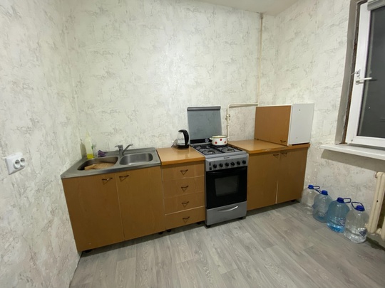 Продам кухонные шкаф и столы (1)