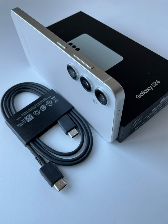 Samsung Galaxy S24  8/128гиг.Состояние (2)