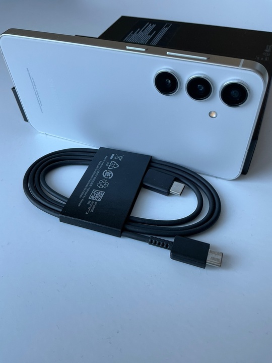 Samsung Galaxy S24  8/128гиг.Состояние (4)