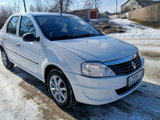 В продаже  рено логан