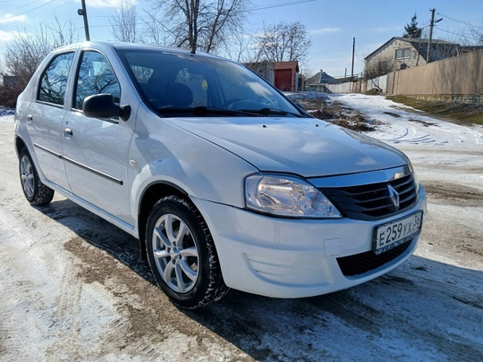 В продаже  рено логан (2)