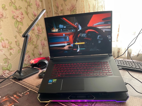 Продам игровой ноутбук MSI 17.3