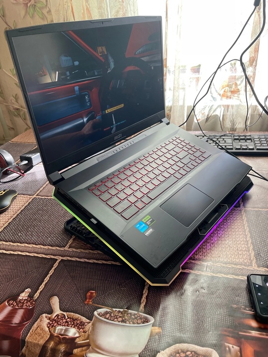 Продам игровой ноутбук MSI 17.3 (1)