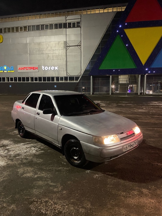 Продам 2110
2005 год
на полном ходу
фары