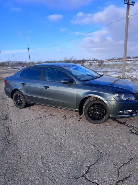 Продам отличный вместительный автомобиль 2012 (1)