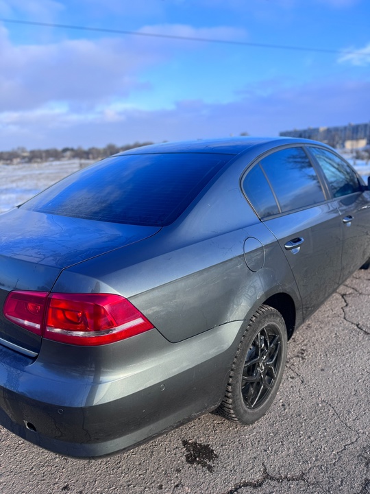 Продам отличный вместительный автомобиль 2012 (2)