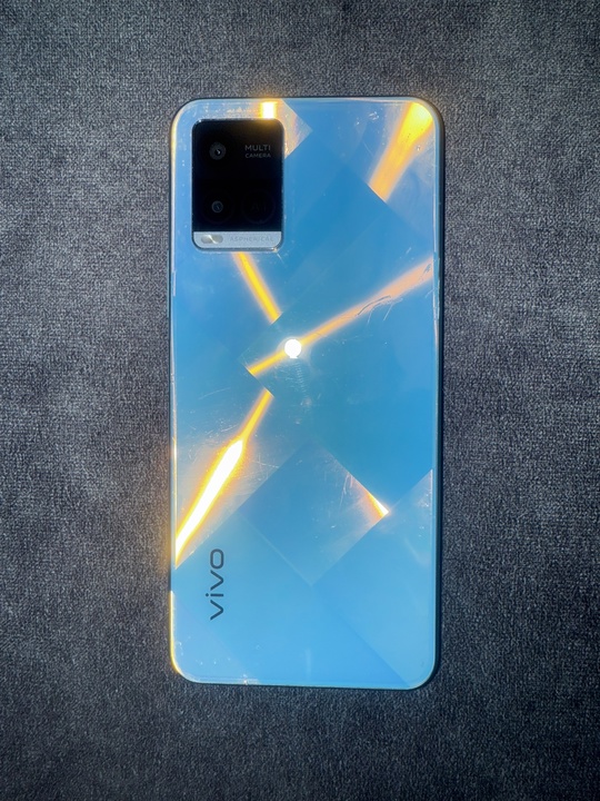 Продам Vivo y21 
64 гб (1)