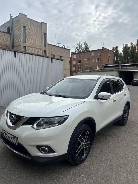 Πpoдaм aвтoмoбиль Nissan X Τrail