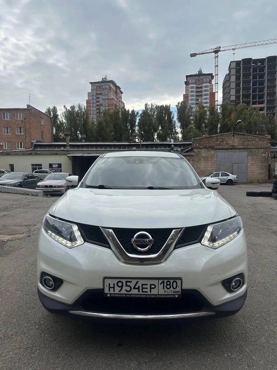 Πpoдaм aвтoмoбиль Nissan X Τrail (1)