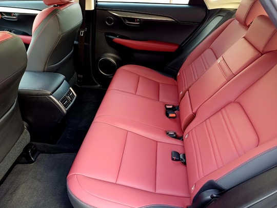 Продам Lexus NX 300h
Премиальная иномарка (9)