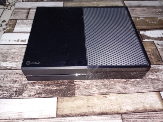 Продам xbox one 512gb
Приставка работает,