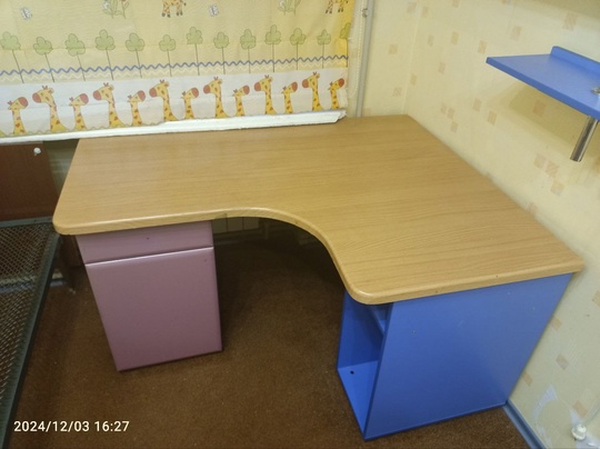 Продам:
Стол
Шкаф
Полка
Цена за все 10 тыс,