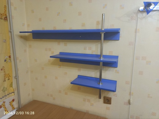 Продам:
Стол
Шкаф
Полка
Цена за все 10 тыс, (3)