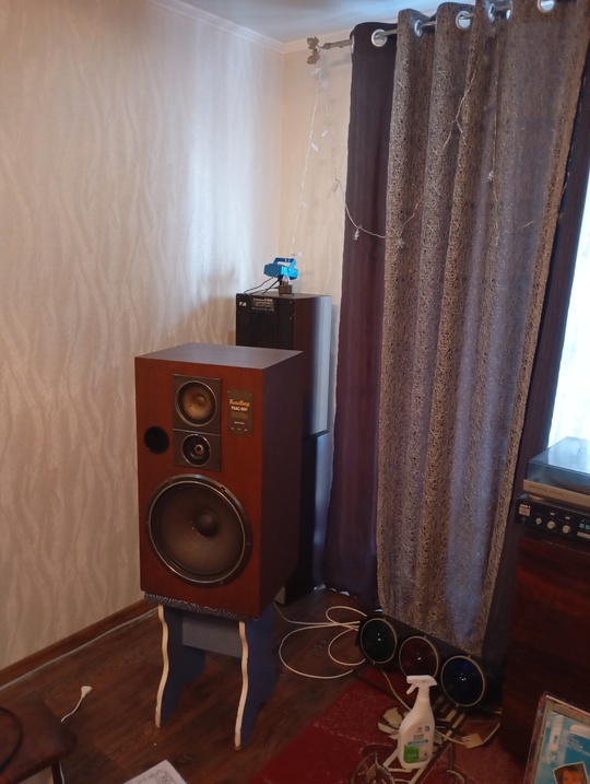 Продам колонки в хорошем состоянии, (1)