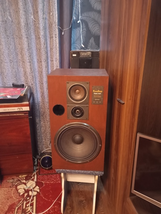 Продам колонки в хорошем состоянии, (2)