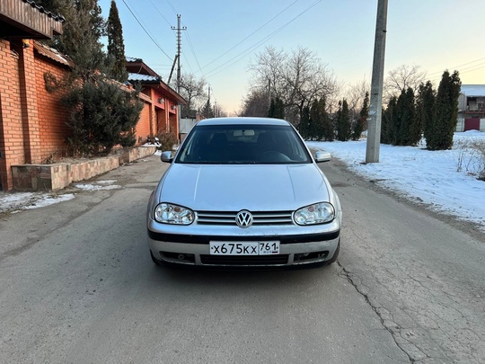 Volkswagen Golf IV . Год (1)
