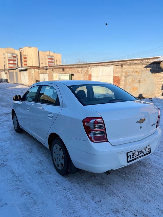 Продам Шевроле кобальт 1,5 бензин (2)