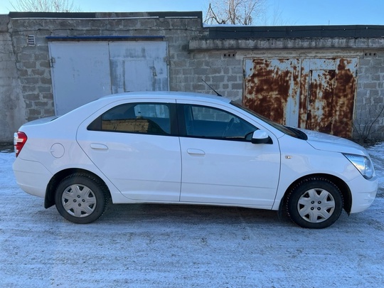 Продам Шевроле кобальт 1,5 бензин (5)