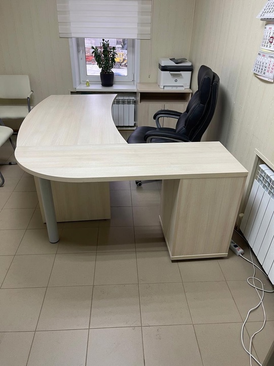Продам стол . 3000₽