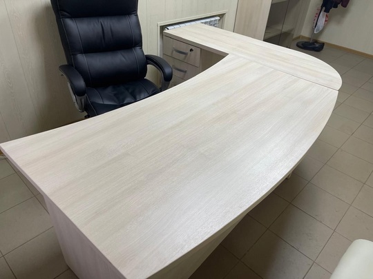 Продам стол . 3000₽ (2)