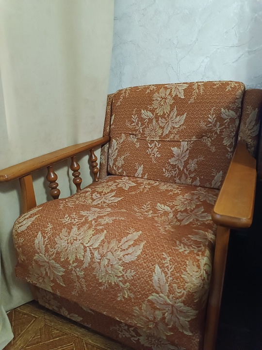 Отдам два кресла за фрукты,