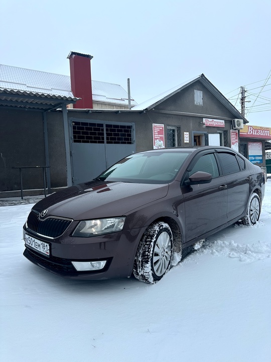 ПРОДАМ SKODA OCTAVIA 
2015 года!
Коробка (1)
