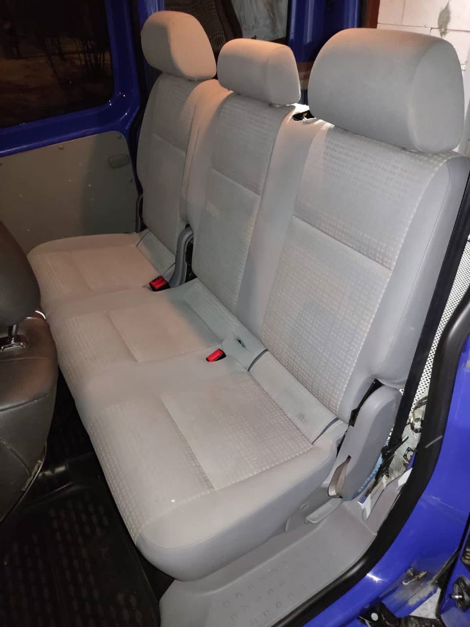Volkswagen Caddy 2010г.
1.6 бензин.
Пробег 206 (1)