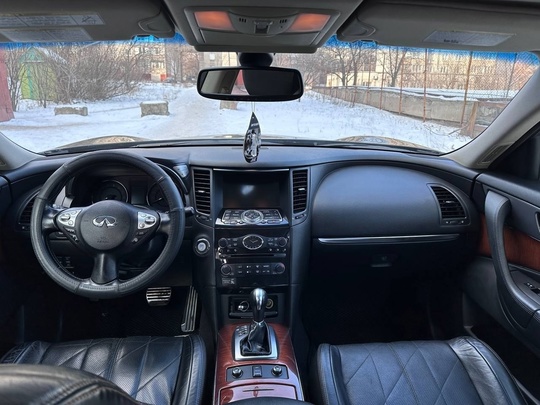 Продам Infiniti FX 35
Год выпуска: (1)