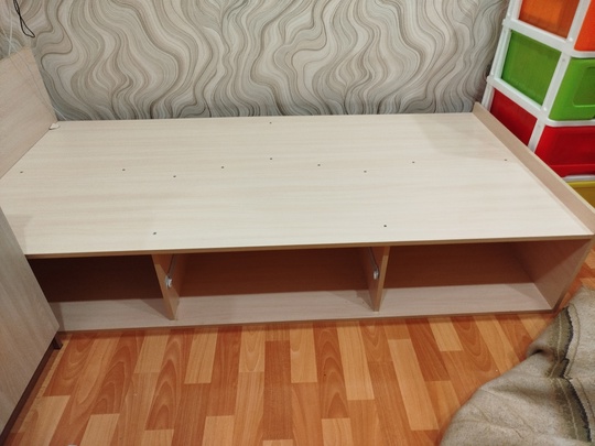 Продам детскую кровать с матрасом. (1)