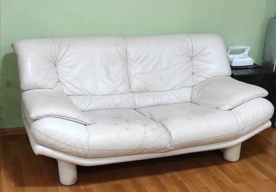 В продаже 
стильный диван офисного