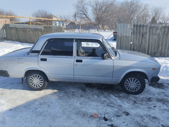 Продам 2107 в отличном состоянии (2)