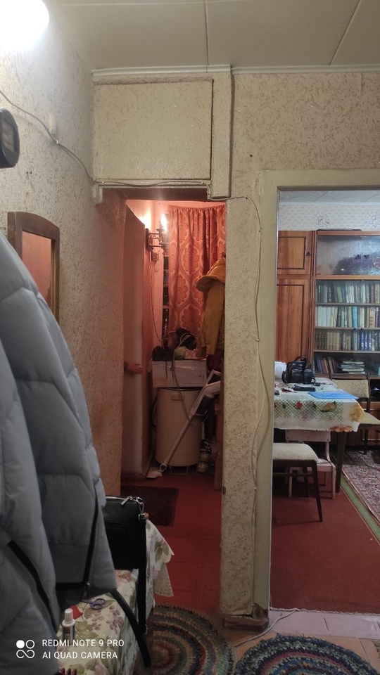 Продам!
г. Луганск, 200 метров Центральный (1)