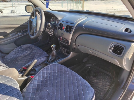 Продам Nissan Almera n16 хетчбэк. (3)