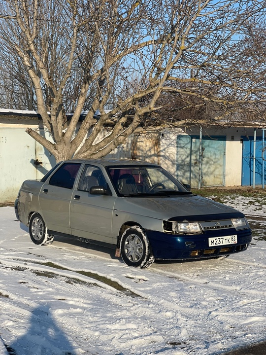 Продам ваз 2110 
В хорошем (1)