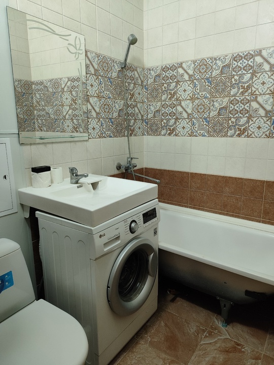 Продается 2-х комнатная квартира в (1)